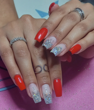 Alongamento de unhas em fibra