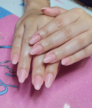 Alongamento de unhas em fibra